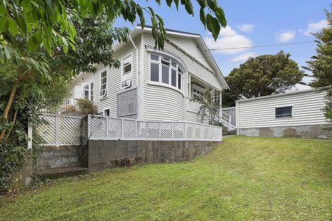 Photo of property in 94 Parkvale Road, Karori, Wellington, 6012