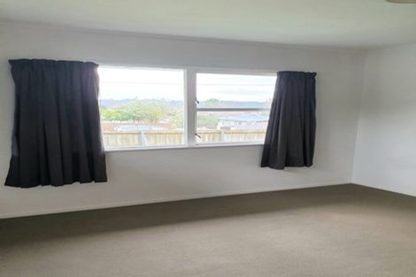 Photo of property in 47 Fairclough Road, Beach Haven, Auckland, 0626