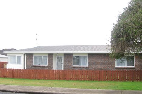 Photo of property in 1/9 Alexander Street, Papakura, 2110