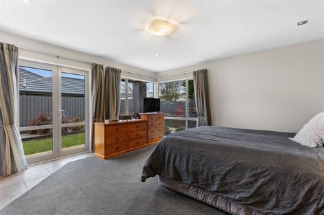 Photo of property in 7 Corsican Grove, Parklands, Christchurch, 8083