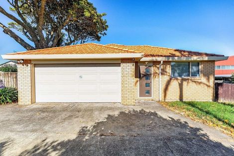Photo of property in 6 Magnolia Drive, Waiuku, 2123