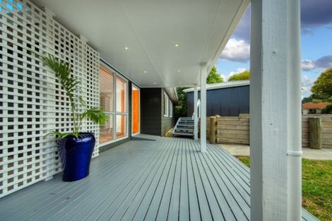 Photo of property in 8 Oakhaven Place, Ranui, Auckland, 0612