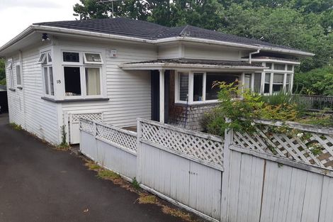 Photo of property in 18 Waiohua Road, Greenlane, Auckland, 1061