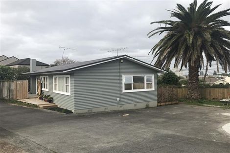 Photo of property in 1/23 Forrest Hill Road, Milford, Auckland, 0620