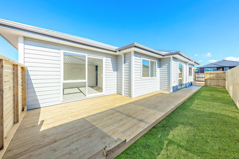 Photo of property in 15 Tuuhura Road, Pukekohe, 2120