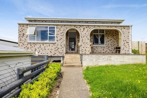 Photo of property in 49 Bedford Street, Patea, 4520