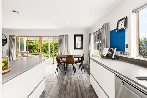 Photo of property in 8 Lucknow Road, Havelock North, 4130