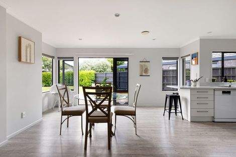 Photo of property in 13 Mangakoea Place, St Andrews, Hamilton, 3200