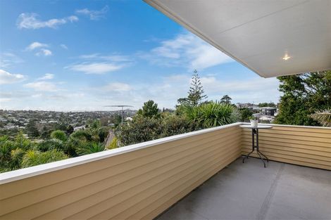 Photo of property in 113 Carlisle Road, Torbay, Auckland, 0632