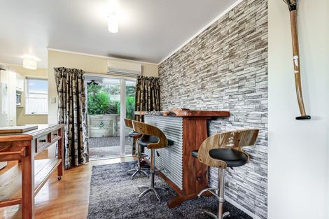 Photo of property in 2 Point Street, Raglan, 3225