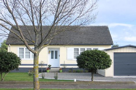 Photo of property in 20 Ihle Street, Terrace End, Palmerston North, 4410