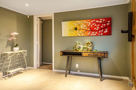 Photo of property in 10 Seine Road, Forrest Hill, Auckland, 0620