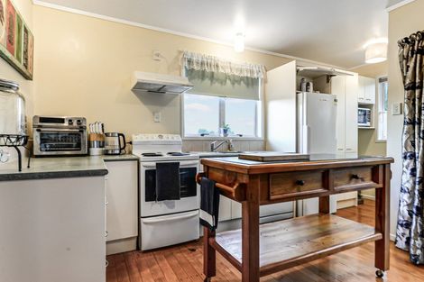 Photo of property in 2 Point Street, Raglan, 3225