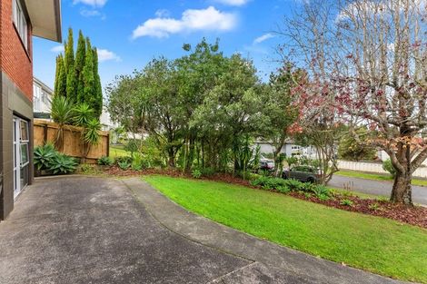 Photo of property in 31 Barlow Place, Chatswood, Auckland, 0626