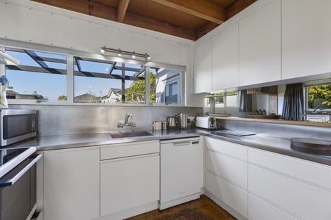 Photo of property in 194a Seaview Road, Westown, New Plymouth, 4310