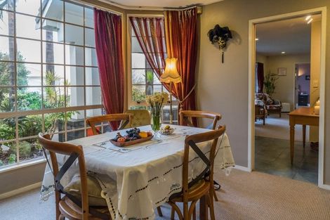 Photo of property in 2/88 Glamorgan Drive, Torbay, Auckland, 0630