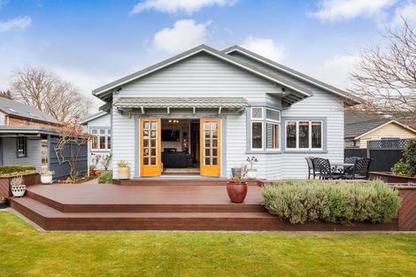 Photo of property in 21 Manapouri Crescent, Hokowhitu, Palmerston North, 4410