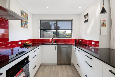 Photo of property in 24 Eagleview Rise, Welcome Bay, Tauranga, 3175