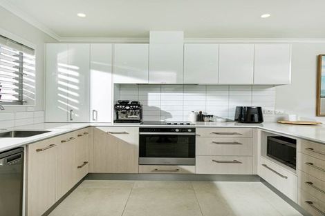 Photo of property in 47 Glidepath Road, Hobsonville, Auckland, 0616