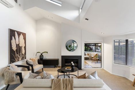 Photo of property in 2/7 Orchard Road, Browns Bay, Auckland, 0630