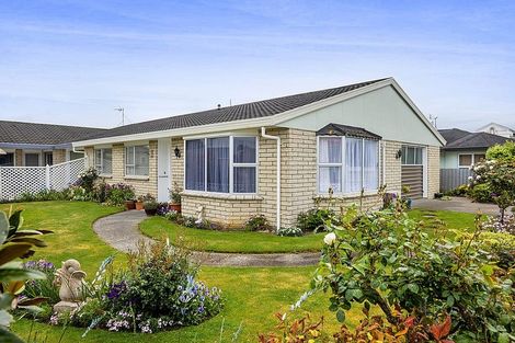 Photo of property in 2 Manse Street, Hawera, 4610