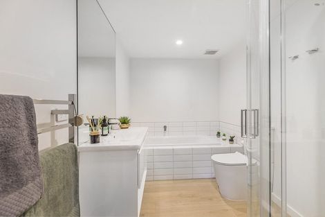 Photo of property in 111a Breaker Bay Road, Breaker Bay, Wellington, 6022