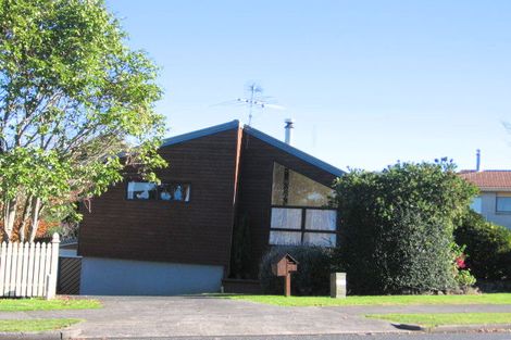 Photo of property in 45 Goodwood Drive, Goodwood Heights, Auckland, 2105