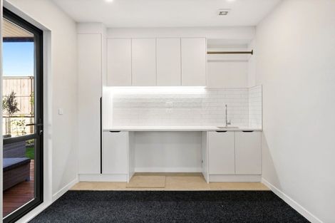 Photo of property in 1 Dorset Down Drive, Karaka, 2580