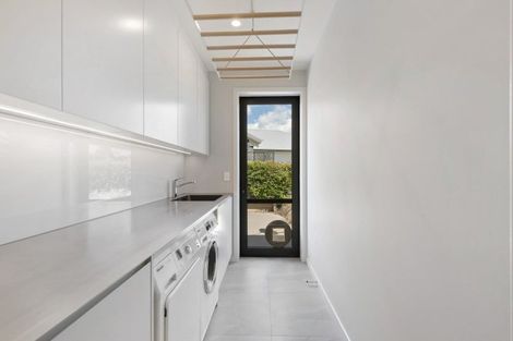 Photo of property in 2 Avalanche Place, Wanaka, 9305