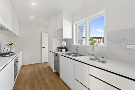 Photo of property in 34 Cassino Street, Bayswater, Auckland, 0622