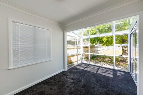 Photo of property in 6 Stirling Crescent, Hokowhitu, Palmerston North, 4410