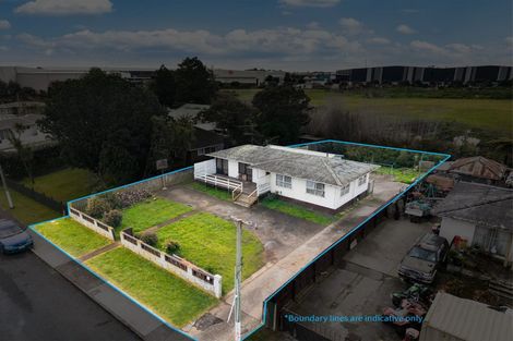 Photo of property in 39 Blake Road, Mangere East, Auckland, 2024
