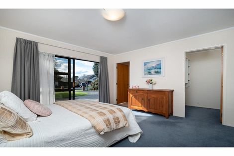 Photo of property in 2 Vintners Close, Huapai, Kumeu, 0810