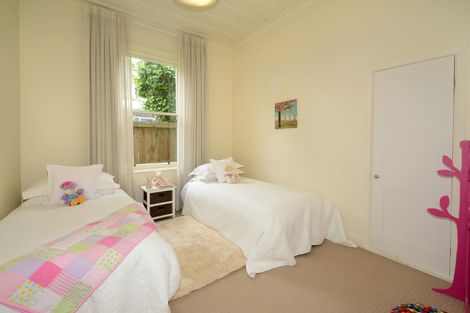 Photo of property in 22 Garfield Avenue, Roslyn, Dunedin, 9010