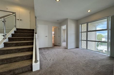 Photo of property in 39 Travis View Drive, Fairview Heights, Auckland, 0632