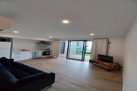 Photo of property in 2/45 Cessna Crescent, Mangere, Auckland, 2022