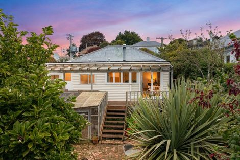 Photo of property in 33 Pacific Street, Roslyn, Dunedin, 9010