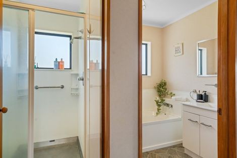 Photo of property in 5 Whakapaki Street, Urenui, 4375