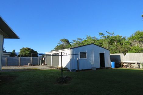 Photo of property in 11 Martin Place, Carters Beach, Westport, 7825