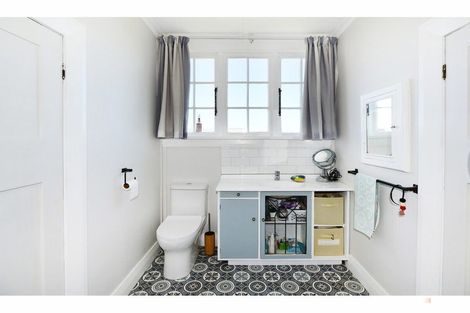 Photo of property in 17 Rhodes Street, Waimate, 7924