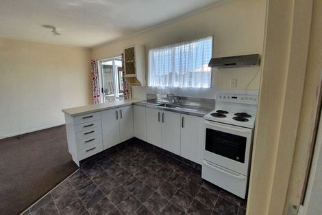 Photo of property in 2/353 Saint Aubyn, Moturoa, New Plymouth, 4310