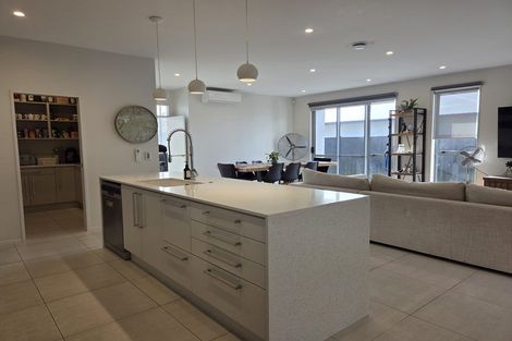 Photo of property in 16 Lydiard Place, Beachlands, Auckland, 2018