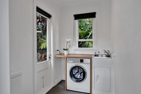 Photo of property in 65 Pioneer Road, Moturoa, New Plymouth, 4310