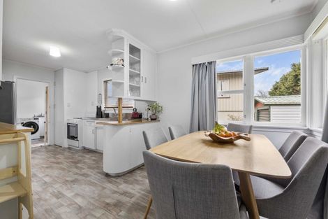 Photo of property in 8 Fyson Place, Hawera, 4610