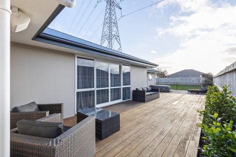 Photo of property in 4 Cyprus Place, Fitzherbert, Palmerston North, 4410