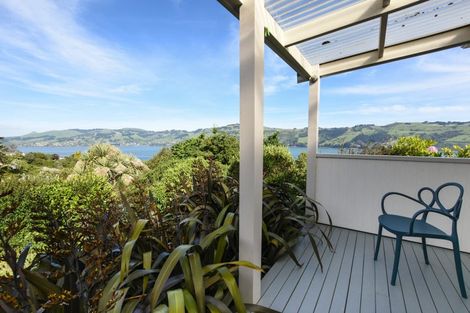 Photo of property in 28 Athol Place, Ravensbourne, Dunedin, 9022