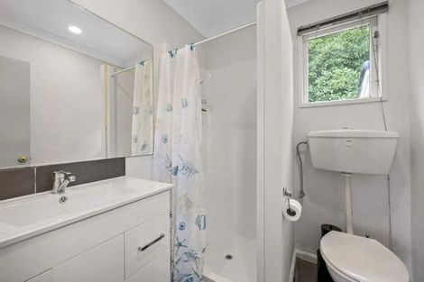 Photo of property in 15 Ferry Road, Days Bay, Lower Hutt, 5013