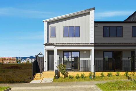 Photo of property in 8 Harikoa Way, Karaka, 2113