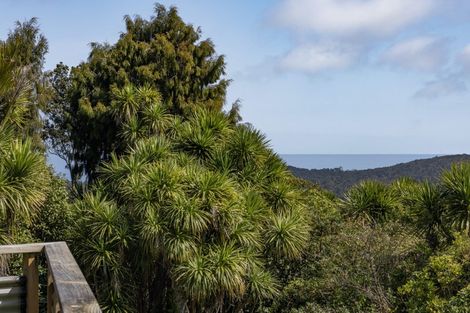 Photo of property in 86 Anawhata Road, Anawhata, New Lynn, 0772