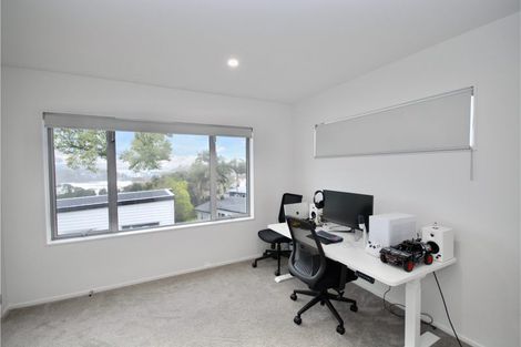 Photo of property in 298f Sunset Road, Windsor Park, Auckland, 0632